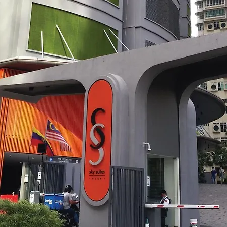 Private Room At Sky Suites Klcc By Irent365 Kuala Lumpur Exterior photo
